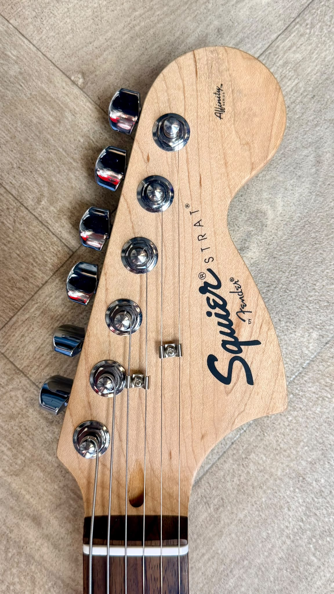 Fender Squier Affinity Series Stratocaster in sunburst finish- Great condition