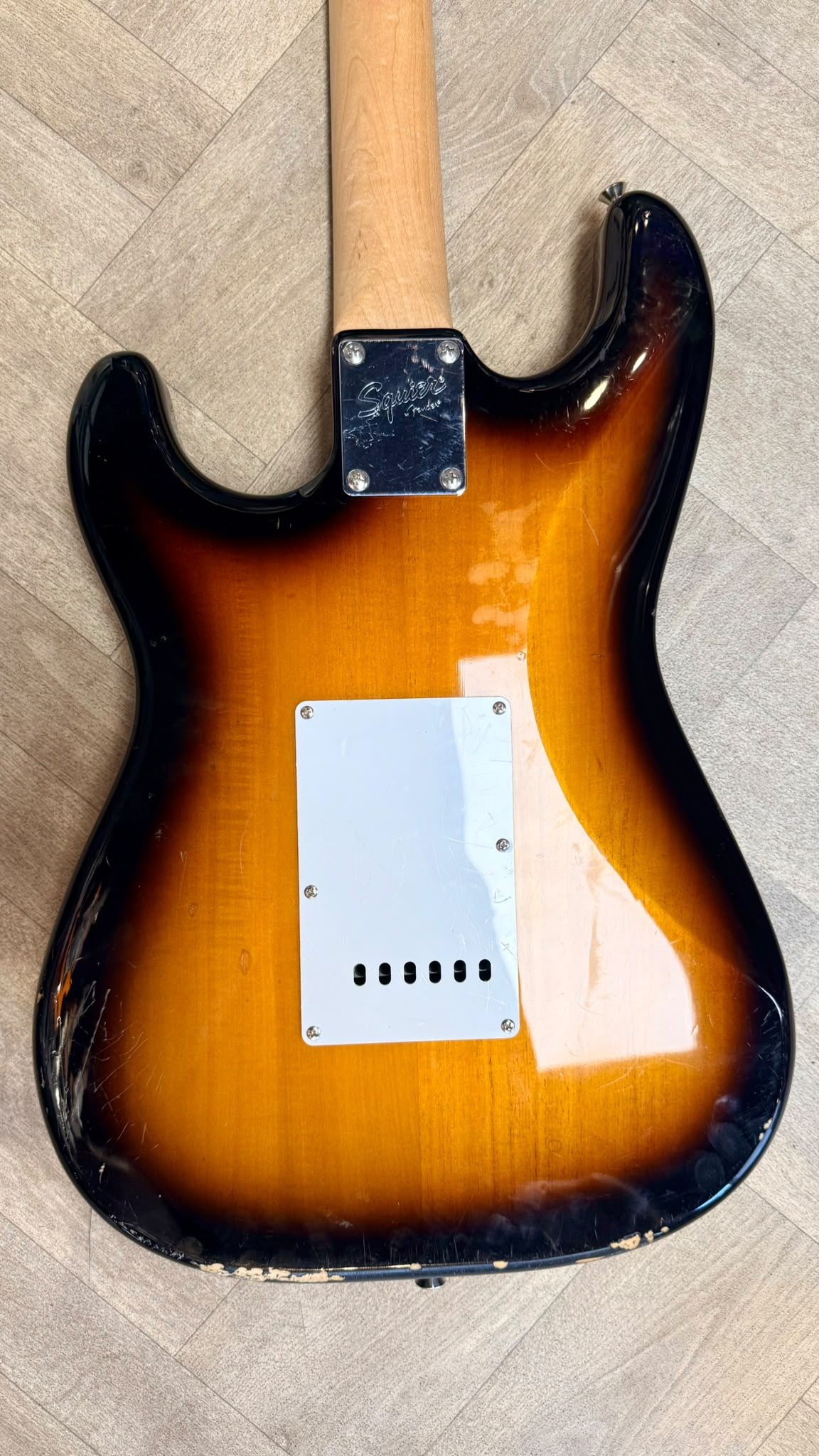 Fender Squier Affinity Series Stratocaster in sunburst finish- Great condition