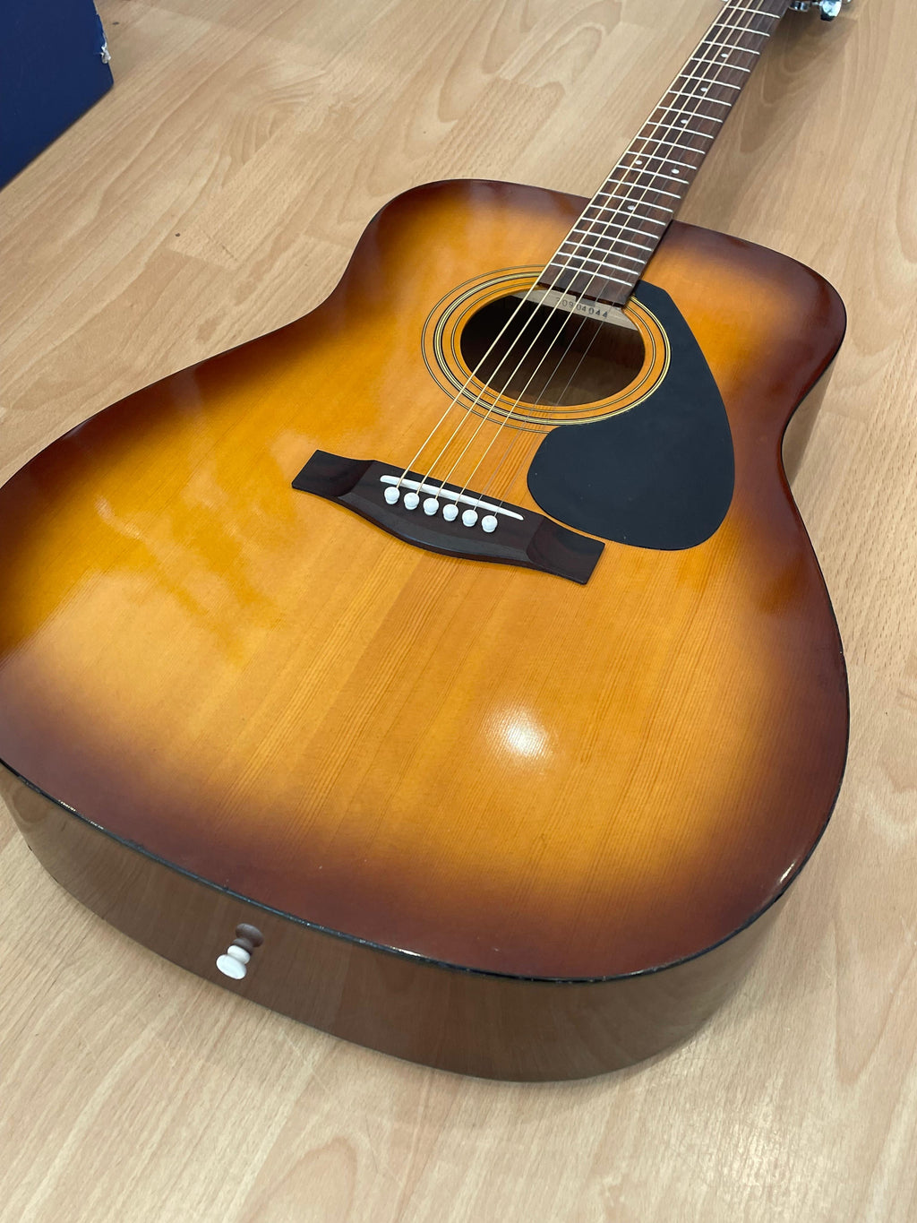 Yamaha F310 TBS Acoustic Guitar- Great Condition
