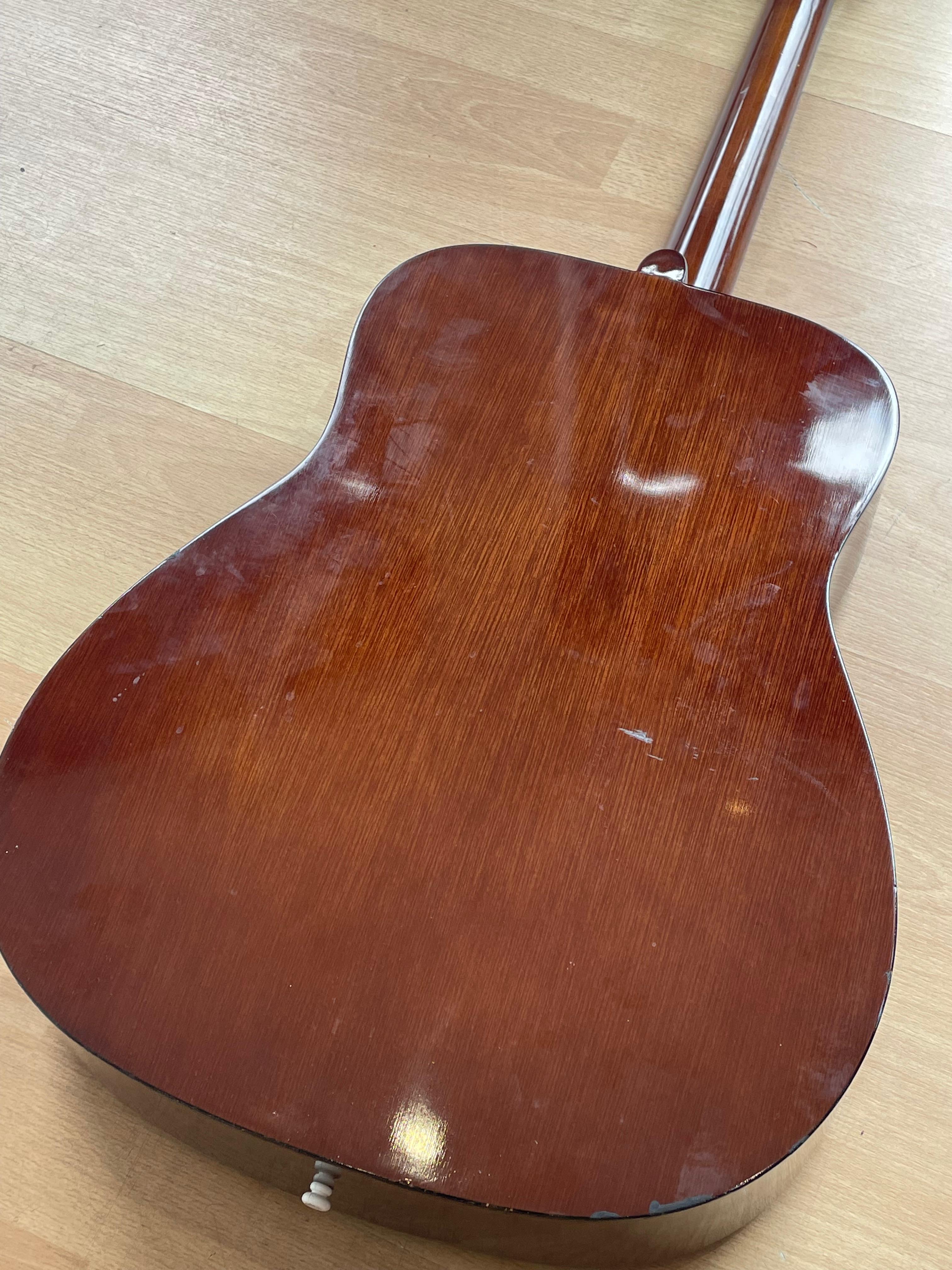 Yamaha F310 TBS Acoustic Guitar- Great Condition