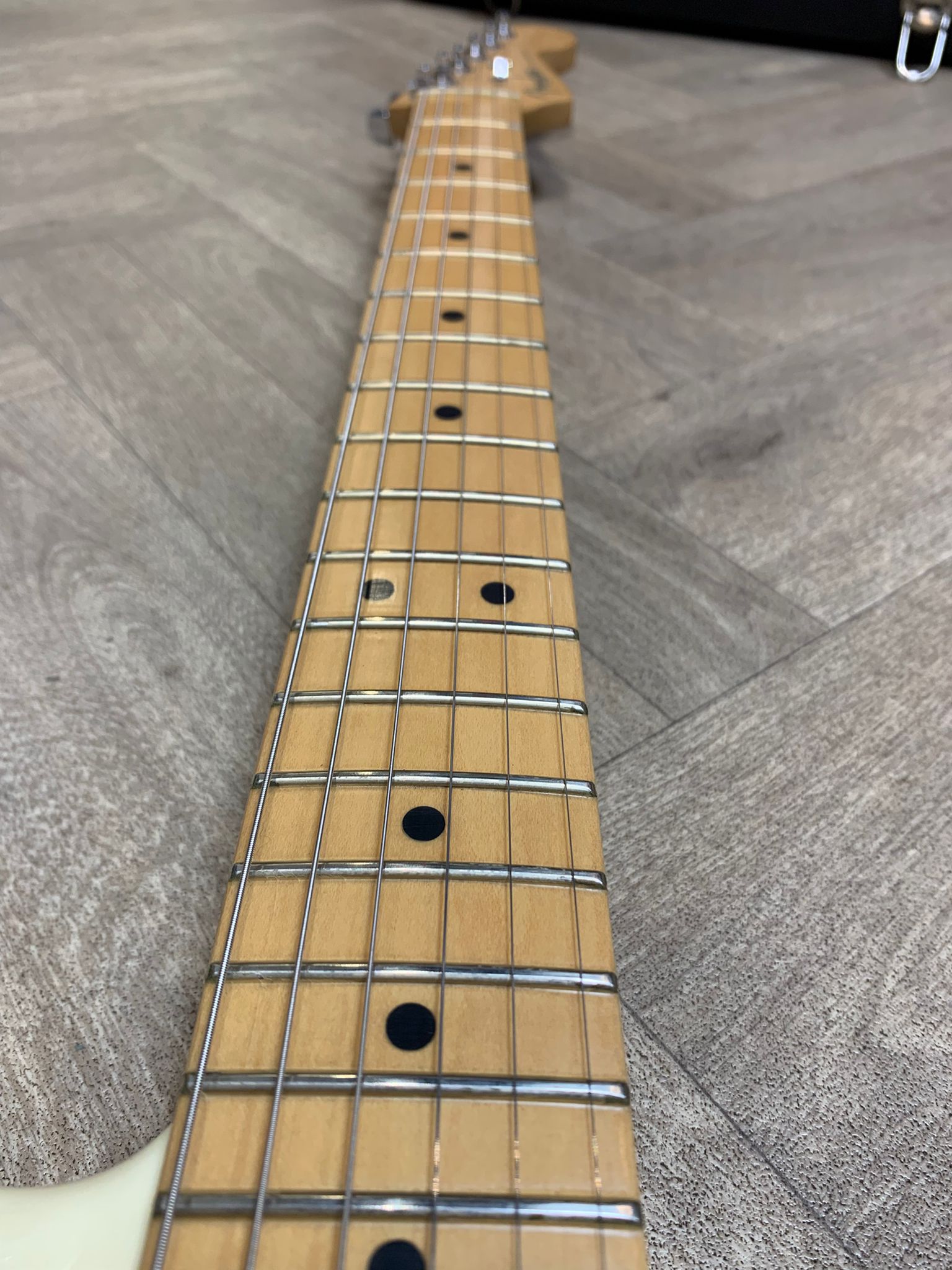 Fender American Series Stratocaster (2004, USA) – 50th Anniversary Neck Plate – Cream Finish