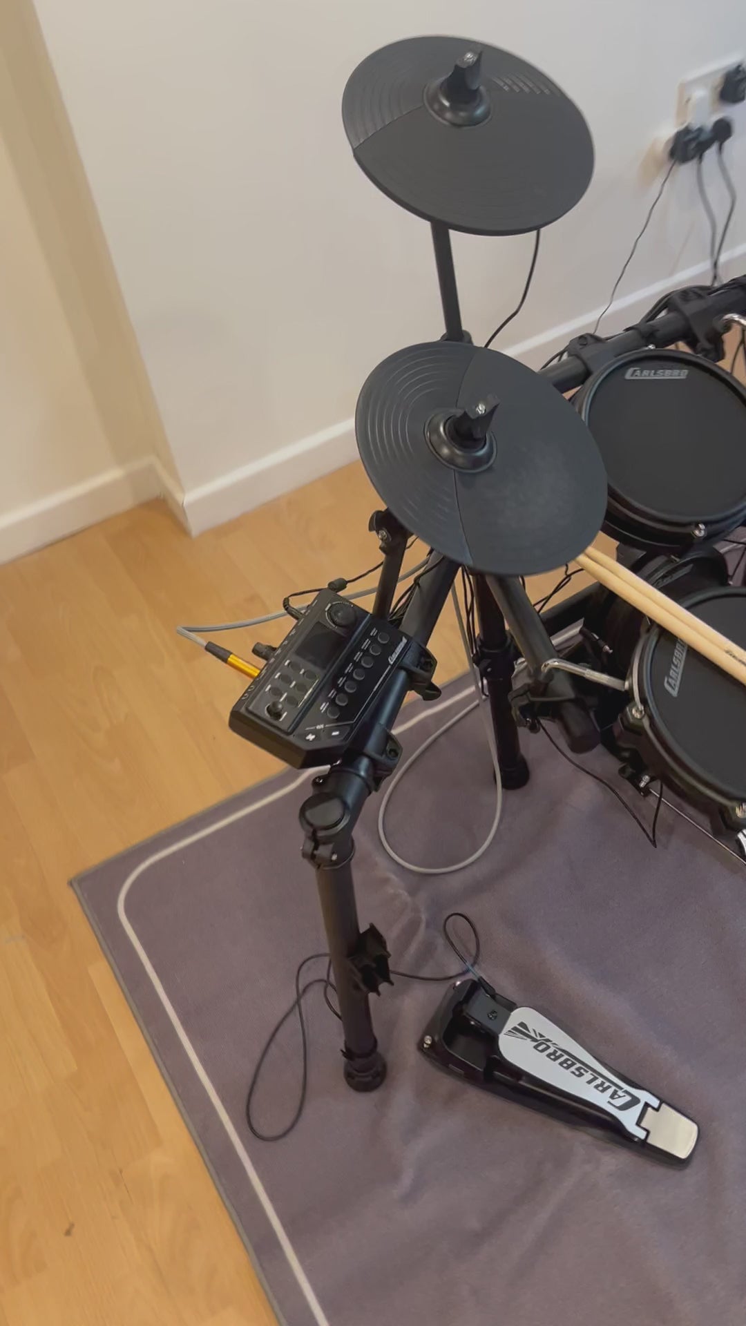 Advanced 9 piece mesh head electronic drum kit - Suitable for all grade levels